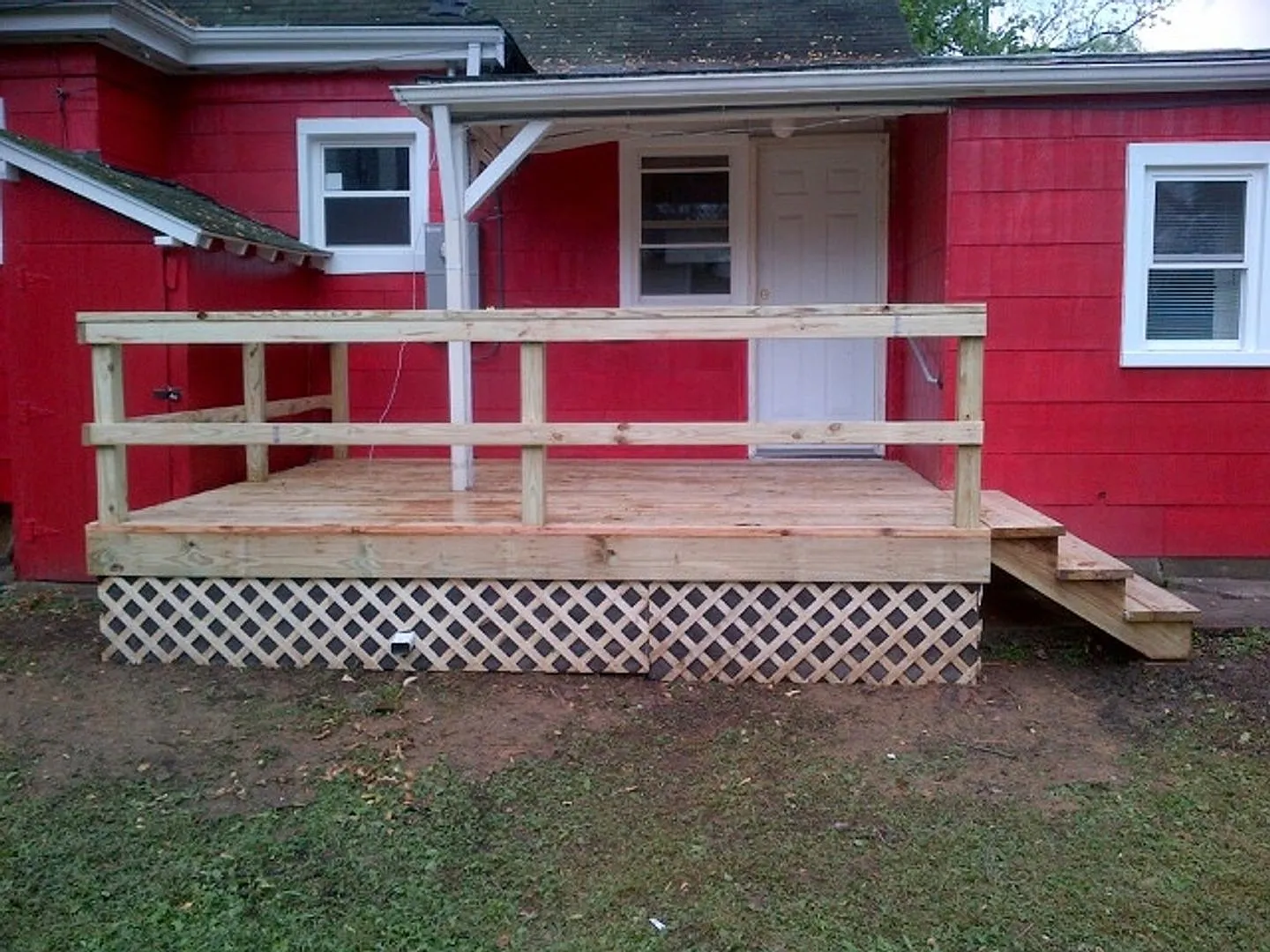 Candy Stripe Home! 4 Bd/2 Ba — Photo 2