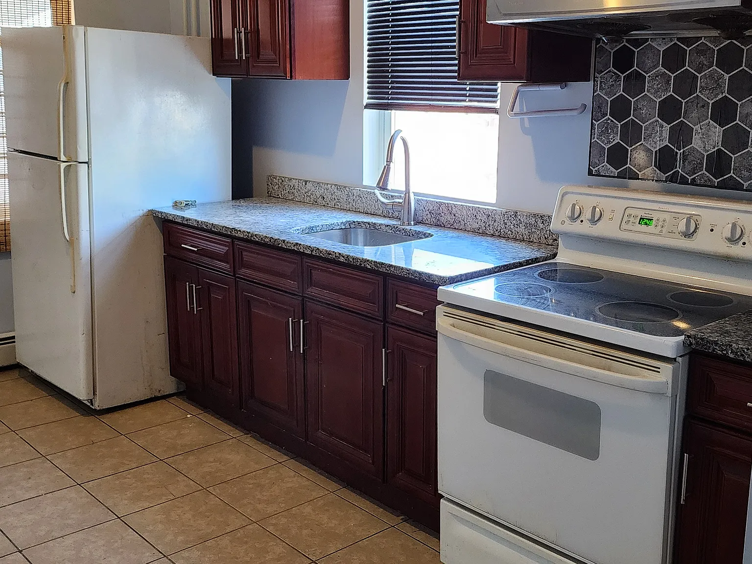 2 bed, $1,275 — Photo 3