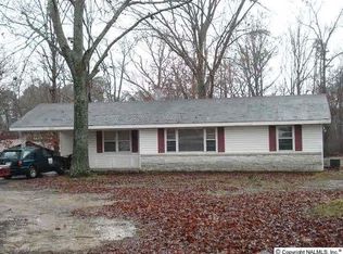 2214 Peach Orchard Rd NW, Hartselle, AL 35640