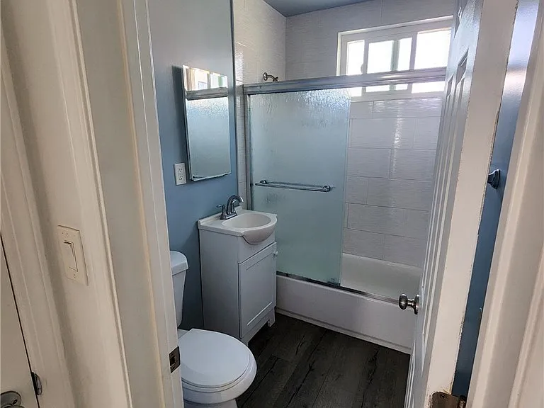 1524 S Van Ness Ave #3 — Photo 4
