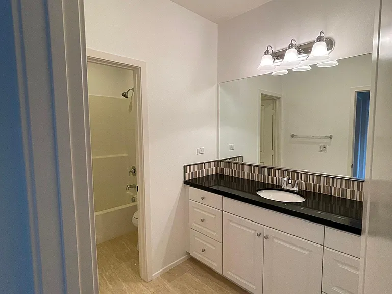 869 E Mountain Way #C — Photo 17