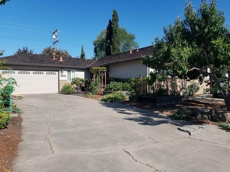 1st image of 1630 Columbia Dr