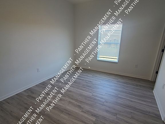 3rd image of 1147 Edgerton Ave #1147