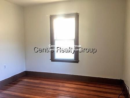 2nd image of 61-643COTTAG East St