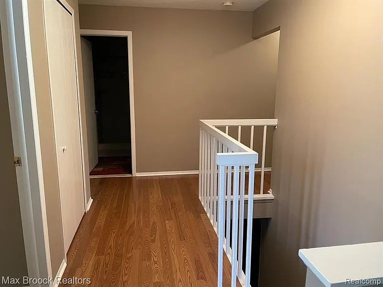 4585 Laurel Club Cir — Photo 8