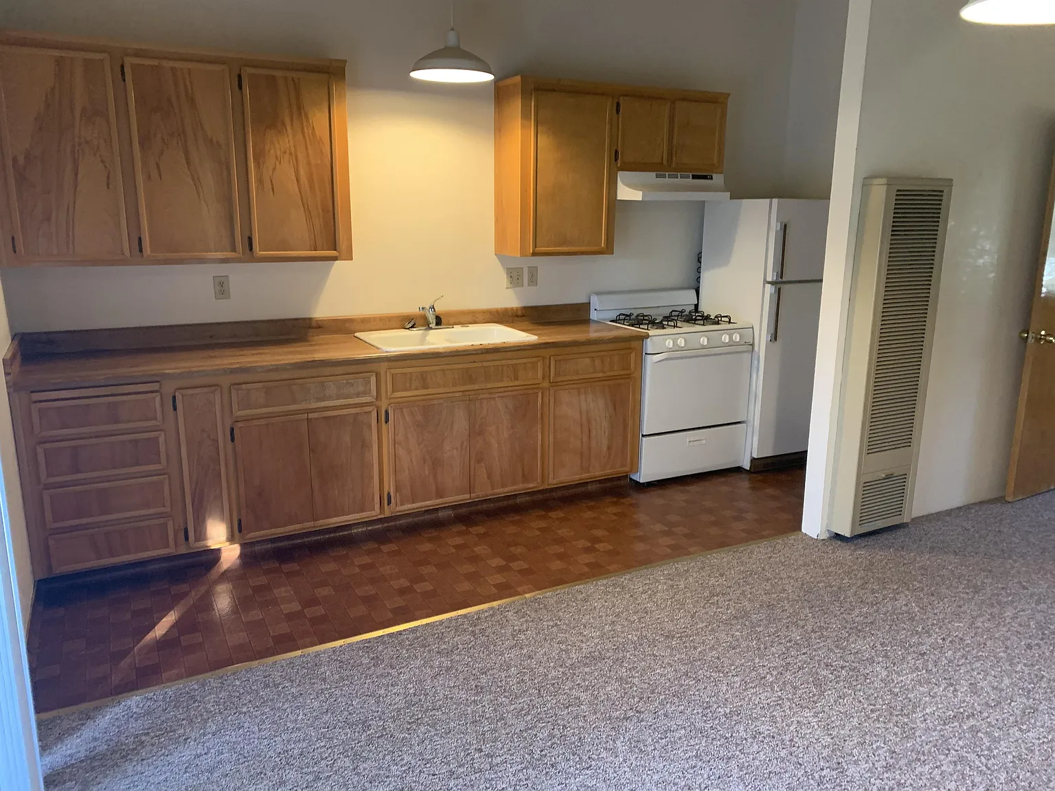 Highland 585 - 4 — Photo 2