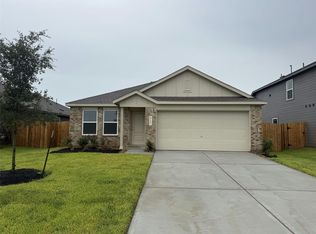 925 Woodhaven Lakes Dr, La Marque, TX 77568