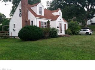 27 Chalmers St, Manchester, CT 06040