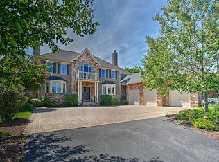 4 Viewpoint Ter, Tewksbury Township, NJ 08833