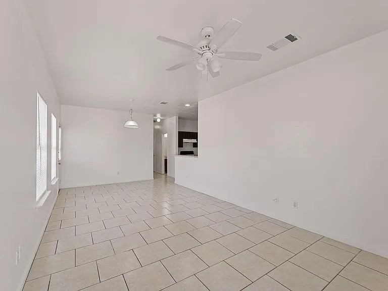 2302 S Bagdad Rd #A — Photo 8