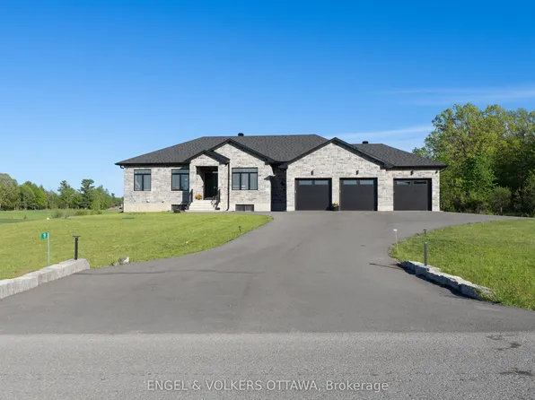 19 Synergy Way, Ottawa, ON K2W 0K3