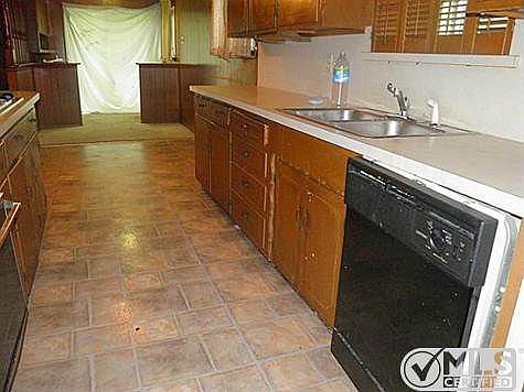3rd image of 426 Shorewood Dr