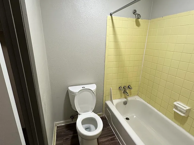 The Willows Apartments — Photo 7