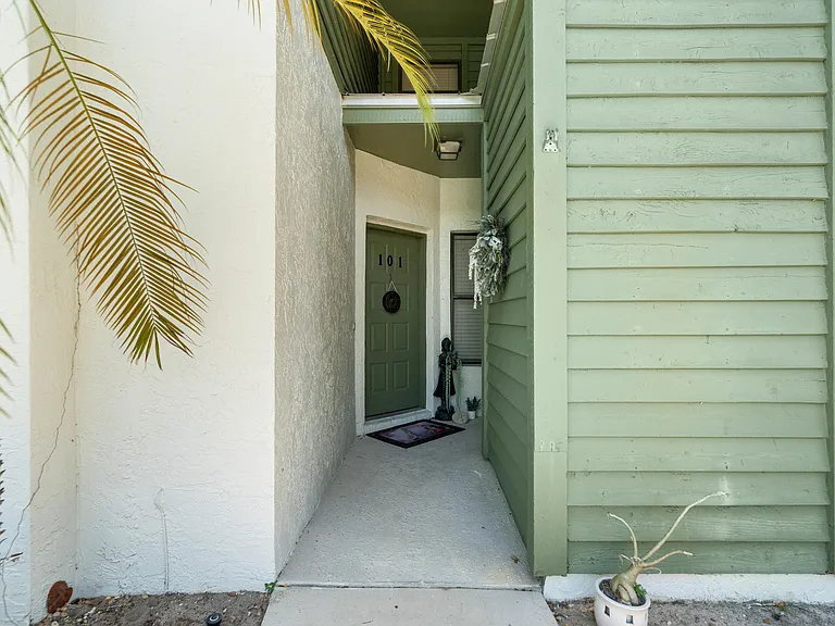5280 SE Seascape Way #101 — Photo 4