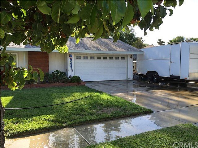 2nd image of 15152 Oakwood Ln