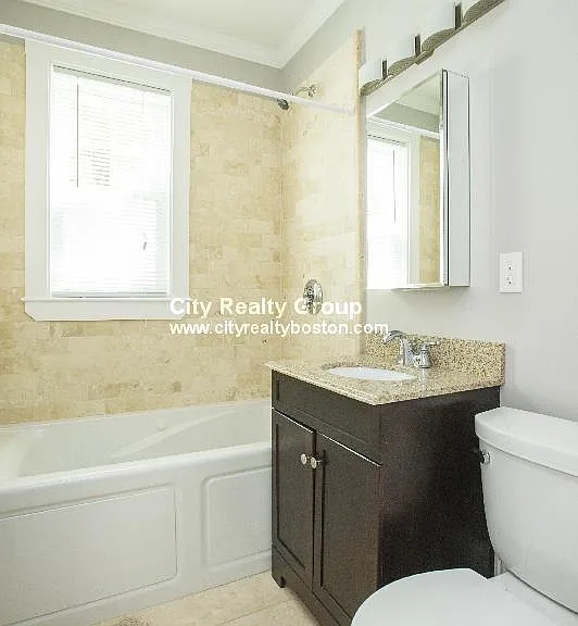 2969 Washington St #2R — Photo 12