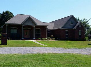 406 Bear St, Locust Grove, OK 74352