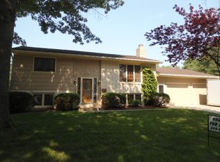 818 SE Bel Aire Rd, Ankeny, IA 50021