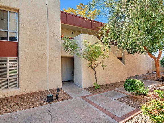 4th image of 3828 N 32nd St Unit 112
