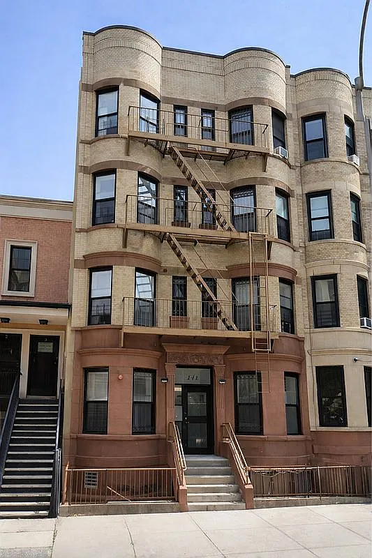 141 Albany Ave #1 photo 1