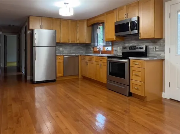 78 B Plainfield Pike, Foster, RI 02825