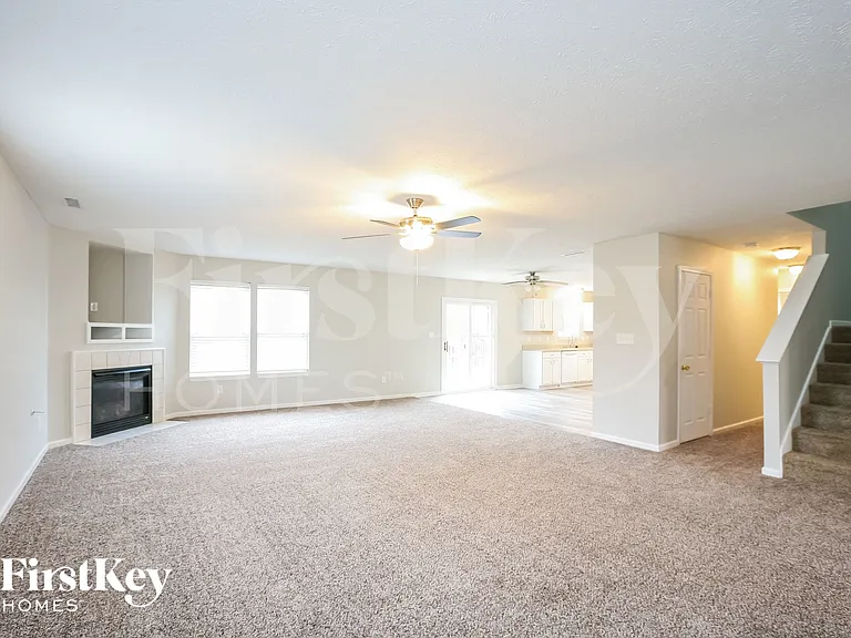 8775 N Springview Dr — Photo 4