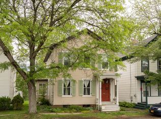 6 N Vernon St, Athens, NY 12015
