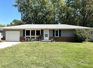 22 Schaperkoetter Dr, Fairview Heights, IL 62208