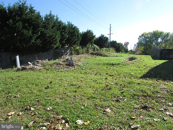 2nd image of 605 N Western Ave