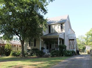 813 N Wood Ave #B, Florence, AL 35630