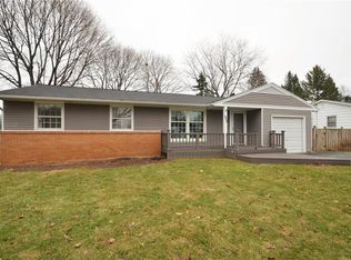 642 Heritage Dr, Rochester, NY 14615