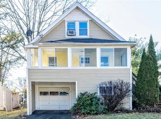 11 Harding St, Norwalk, CT 06854