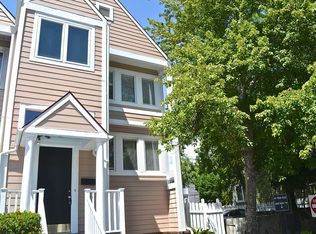 2 Peele Pl, Charleston, SC 29401