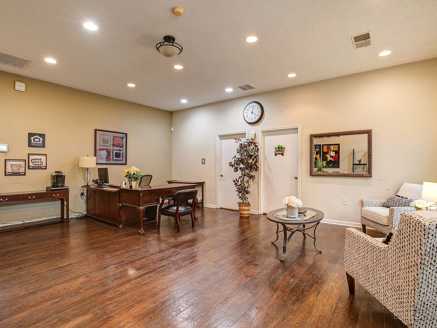Towne at Lakewood Heights — Photo 3