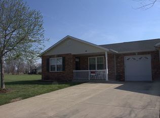 41 Parkside Dr, Bethalto, IL 62010