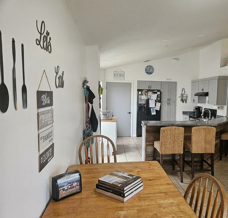 3 bed, 1352 sqft, $2,700 — Photo 4