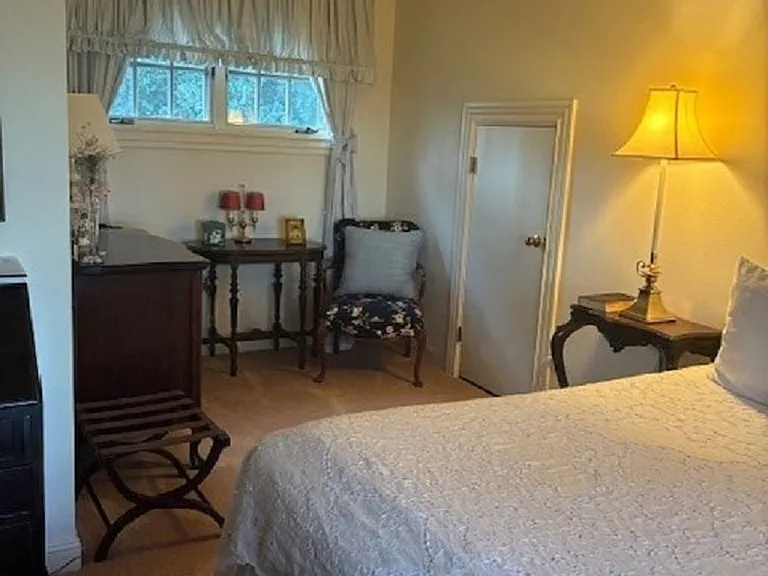 4011 Spring Mountain Rd — Photo 8