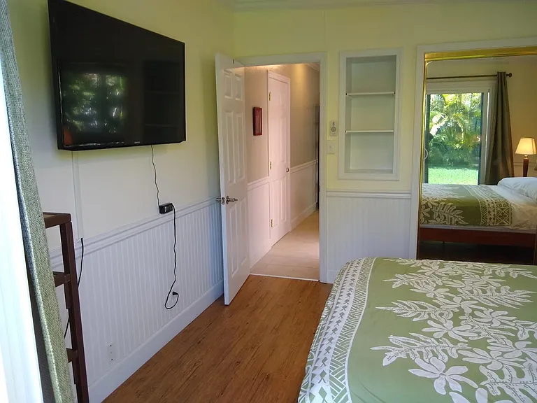 Bedroom to Hallway