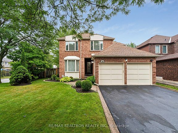 2nd image of 122 Colvin Cres