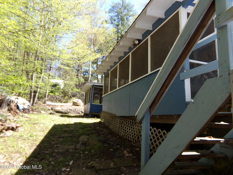 4th image of 3 E High Pointe