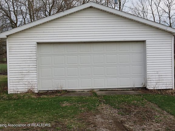 4th image of 6725 W Collins Rd