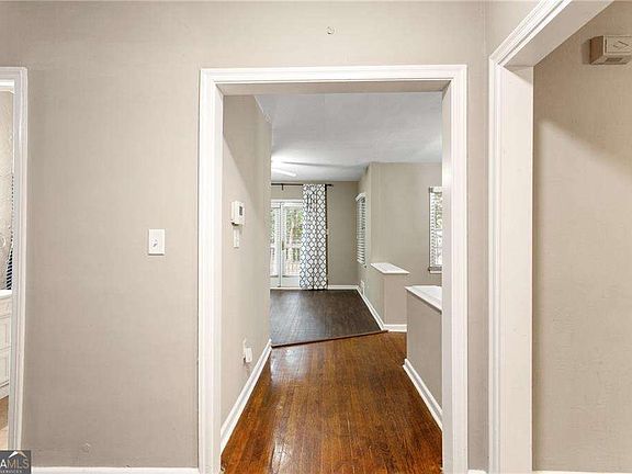 5th image of 851 Cardova Dr NE