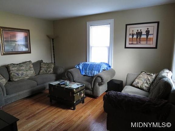 2nd image of 3785 Oneida St