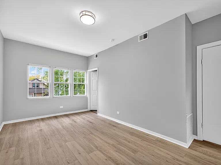 5339 S Aberdeen St #2 — Photo 2