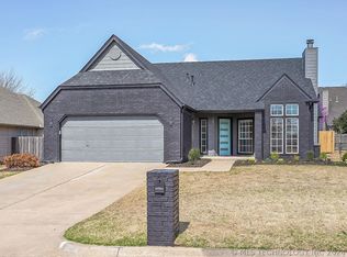 8911 E 96th St, Tulsa, OK 74133