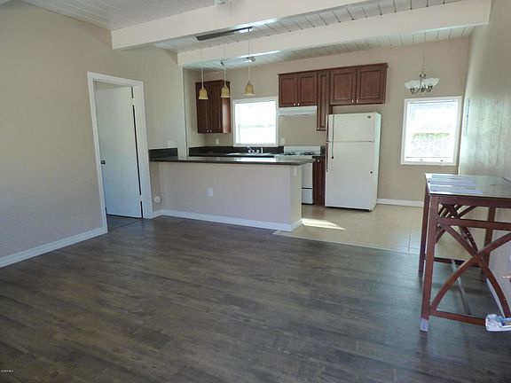 3rd image of 632 Mesa Dr