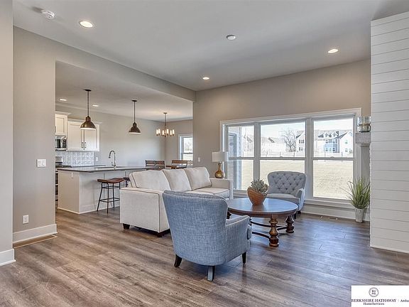 4th image of 6013 N 168th Ave