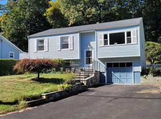 18 Sleepy Hollow Dr, Danbury, CT 06810