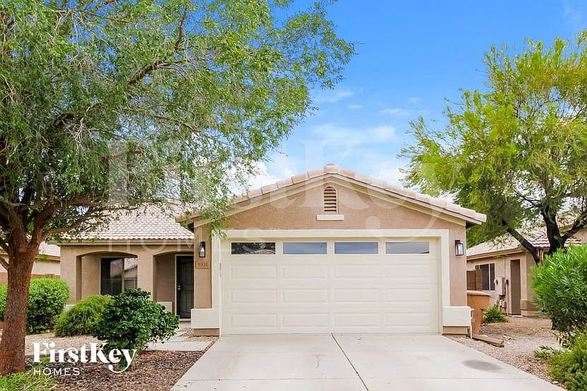 9331 W Irma Ln