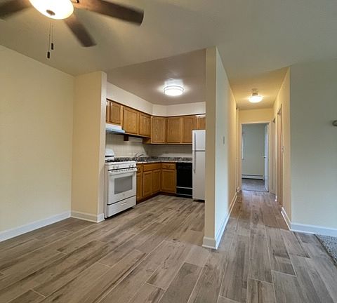 5th image of 930 Westmoreland Dr APT 24